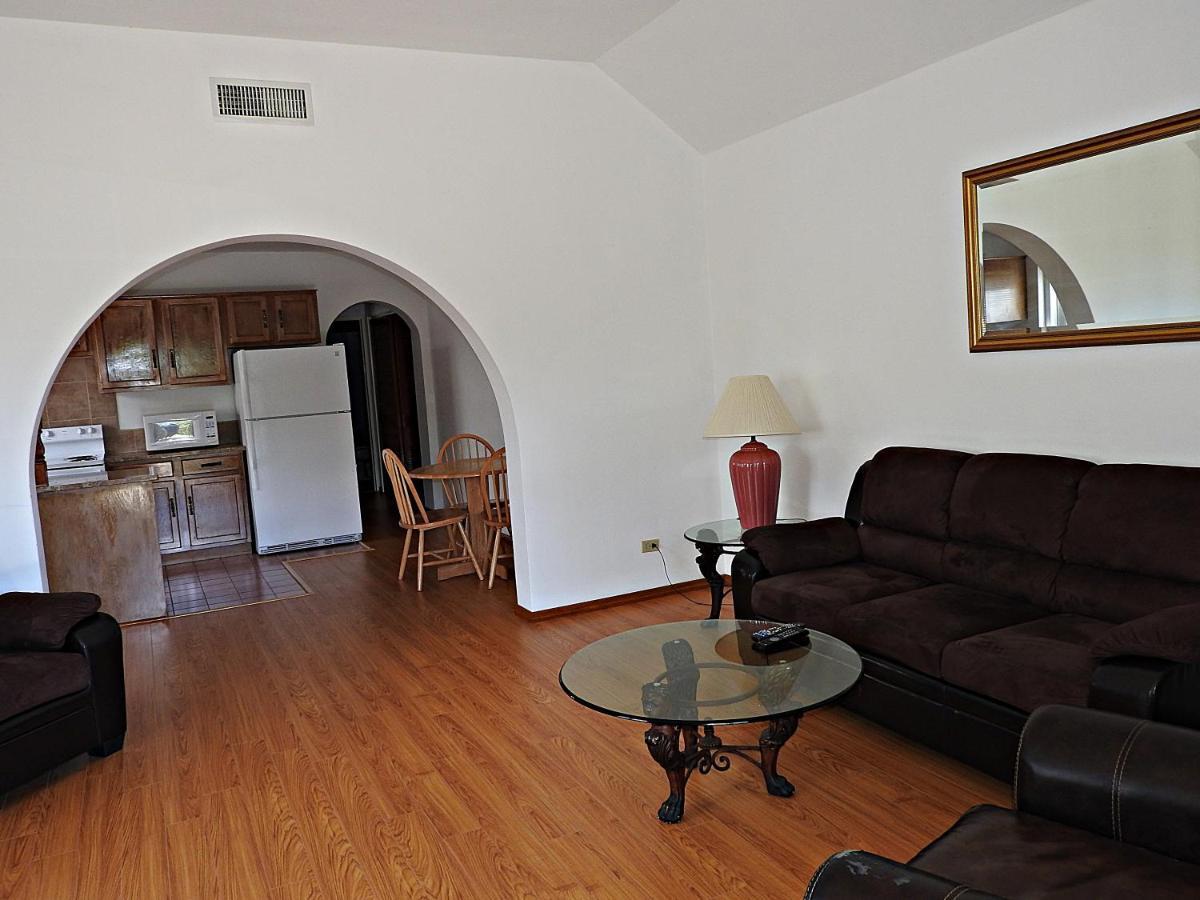 Windsong Guest Apartments Pembroke Exterior foto